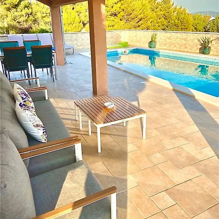 Victoria Villa