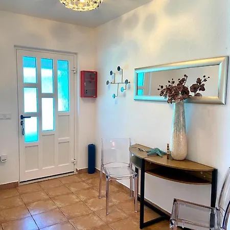 Victoria Villa Kaštel Novi