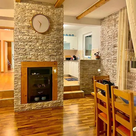 Victoria * Kaštel Novi